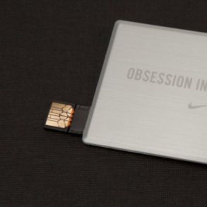 USB016 - USB tarjeta metal premium